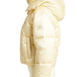 Alo Cream Puffer Jacket